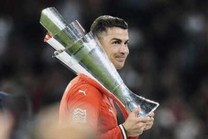 Ronaldo Confirms Al Nassr Stay, Extends Contract Through 2027 Amid Saudi League Boom