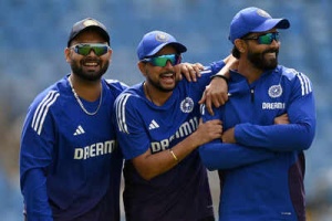 Gavaskar Calls for Kuldeep Yadav's Inclusion in Second Test Amid Bumrah Fitness Concerns, Cites Edgbaston Spin Advantage