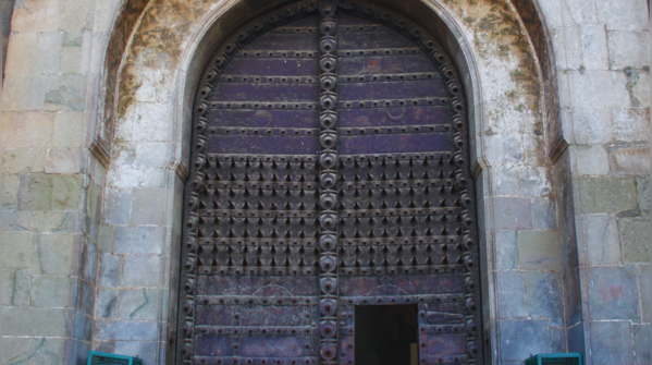Exterior of the imposing Shaniwar Wada fort in Pune.