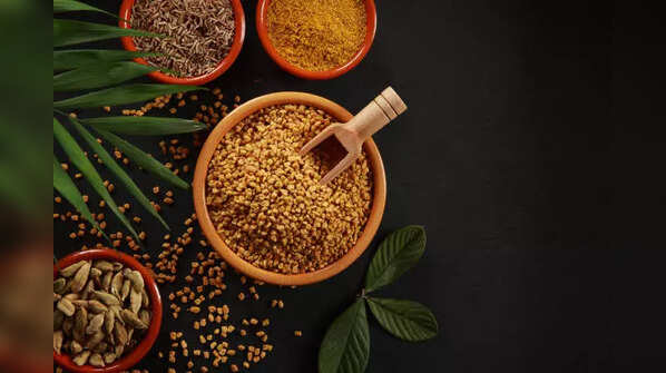 Fenugreek powder for hair thickness